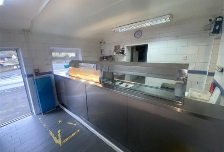 fish-and-chips-shop-in-liversedge-590436