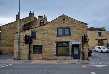 shop-unit-in-brighouse-to-let-super-opportunity-to-590699